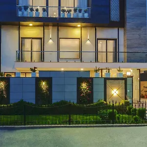 Hotel Comfort Dhaliwals, ***